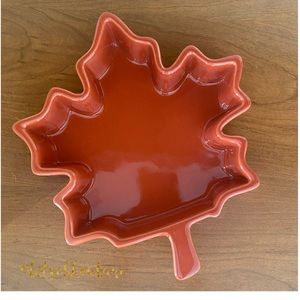 Chantal Maple Leaf One Quart Baking Dish